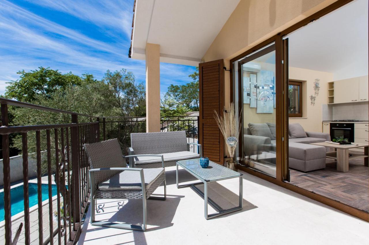 Apartments Villa Diamant With Pool & Whirlpool Чижичи Экстерьер фото