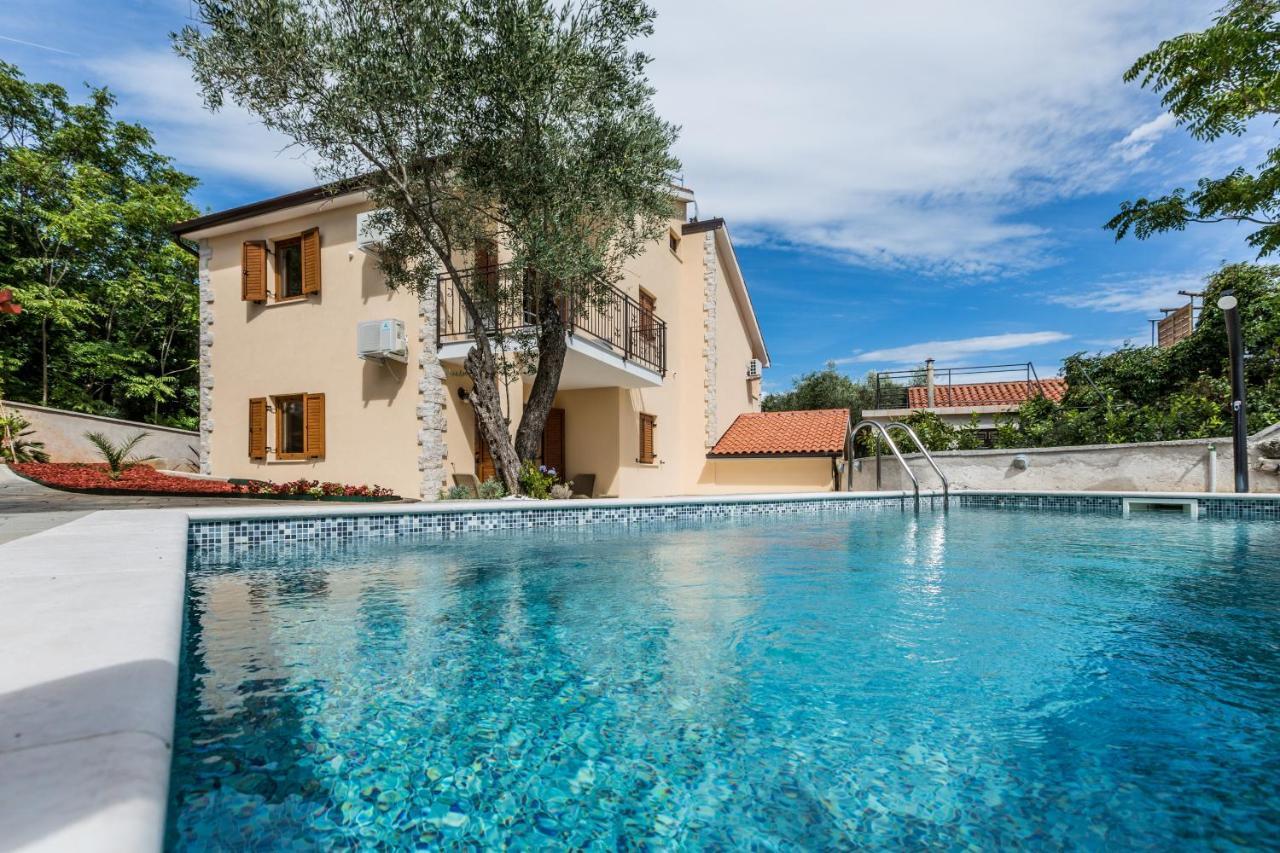 Apartments Villa Diamant With Pool & Whirlpool Чижичи Экстерьер фото
