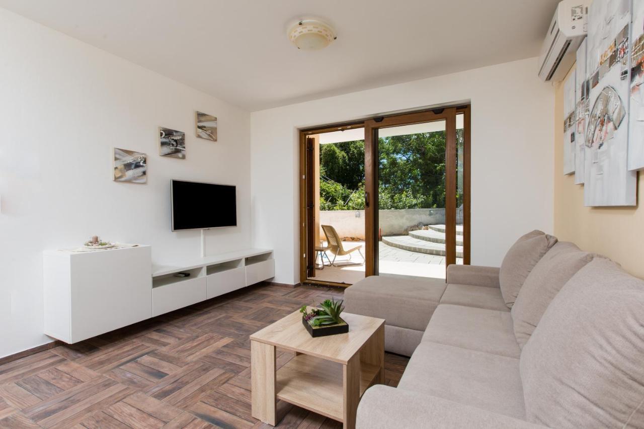 Apartments Villa Diamant With Pool & Whirlpool Чижичи Экстерьер фото