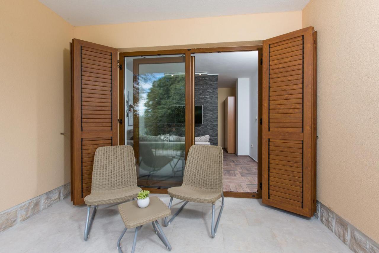 Apartments Villa Diamant With Pool & Whirlpool Чижичи Экстерьер фото